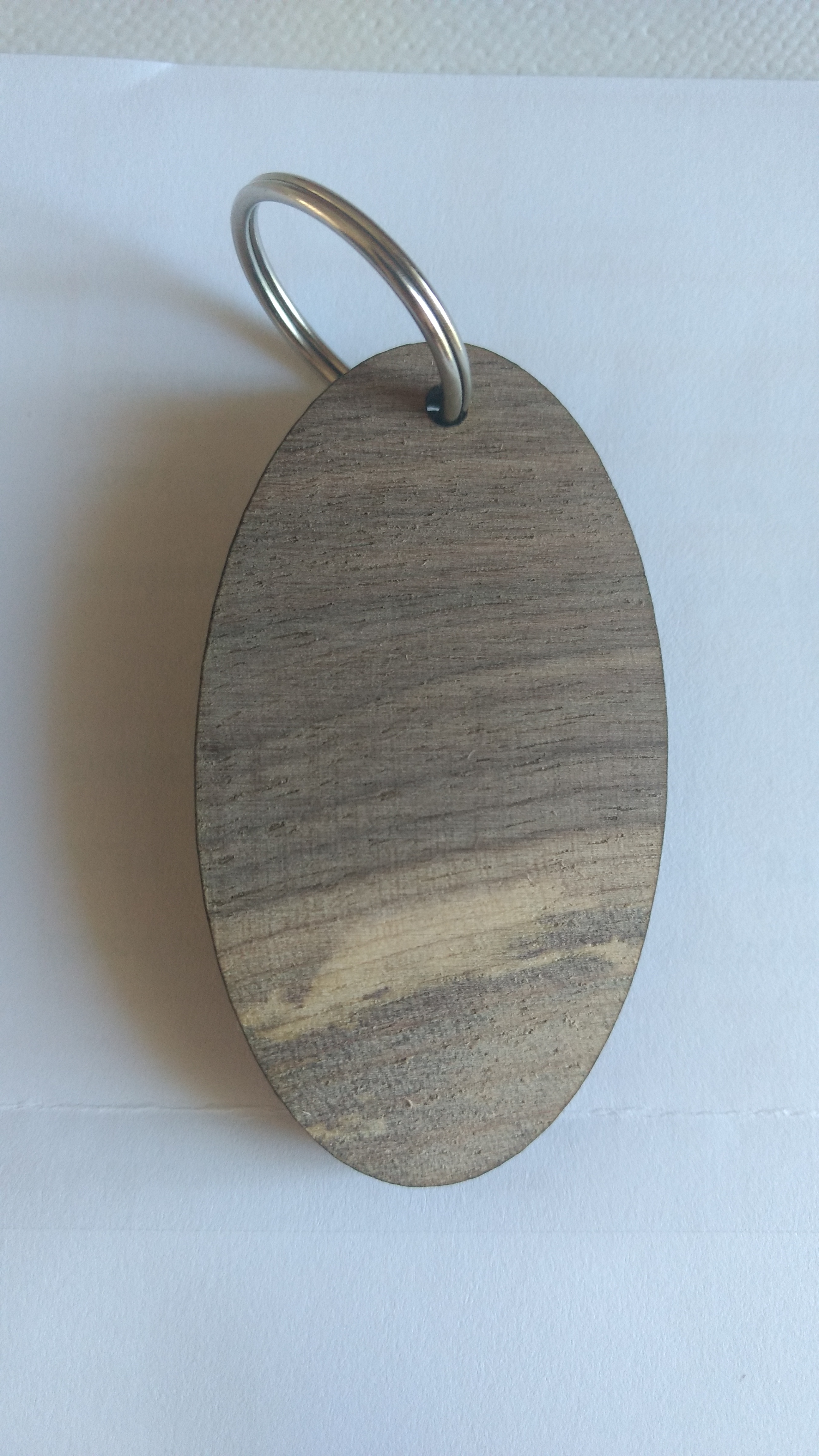 Schluesselanhanger Individuell 70x40mm Nussbaumholz